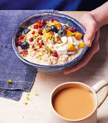 Prebiotic-packed overnight oats