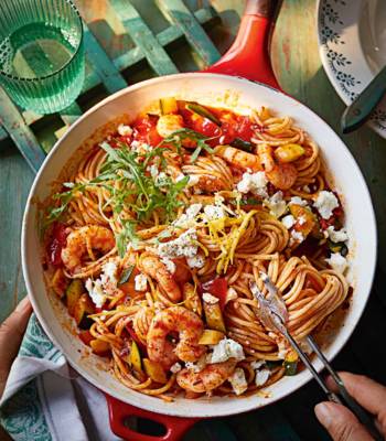 30-minute spicy prawn spaghetti