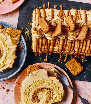 Biscoff roulade