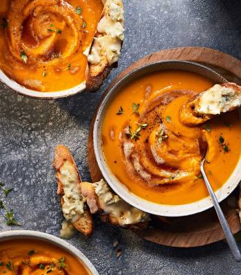 Brown butter squash soup with gorgonzola toasts