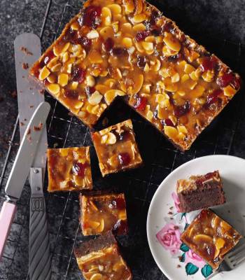 Chocolate shortbread Florentine