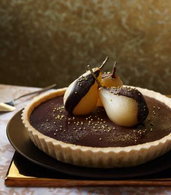 Chocolate tart with Muscat pears