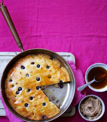 Blueberry and almond 
brunch pancake