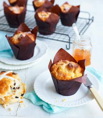 Hot cross bun muffins 