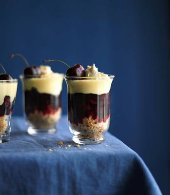 Cherry amaretti trifles