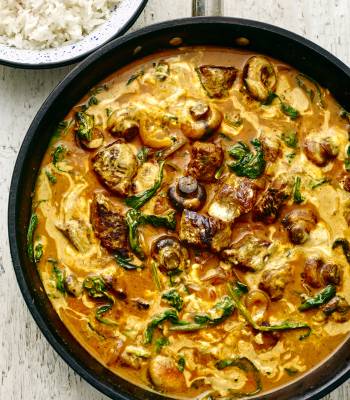 Light lamb, mushroom and spinach korma