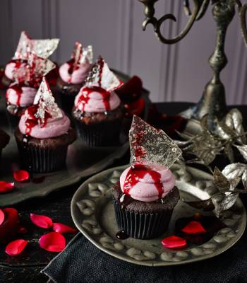 Guinness and cassis cupcake roulette