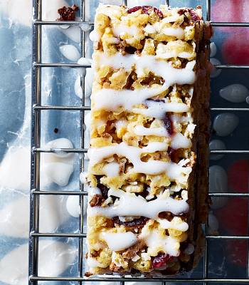Berry coconut bar 