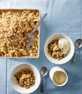 Apple and almond crumble