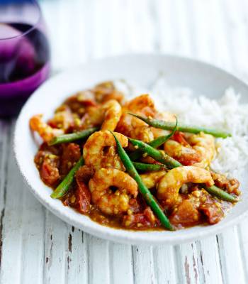 Tamarind prawns with cinnamon rice