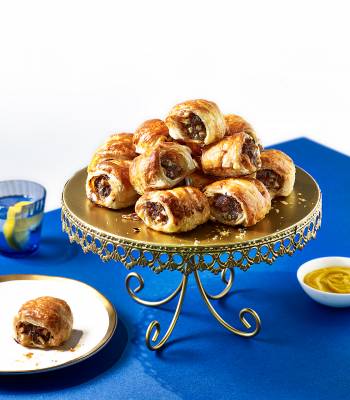 Apple and sage sausage rolls