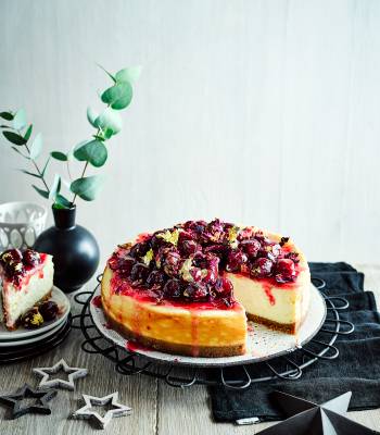 Spiced white chocolate and cherry cheesecake