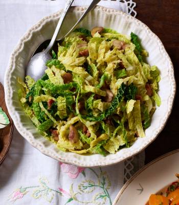 Savoy cabbage with lemon and bacon