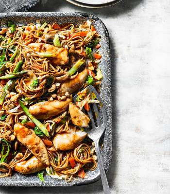 Sticky Chinese chicken traybake