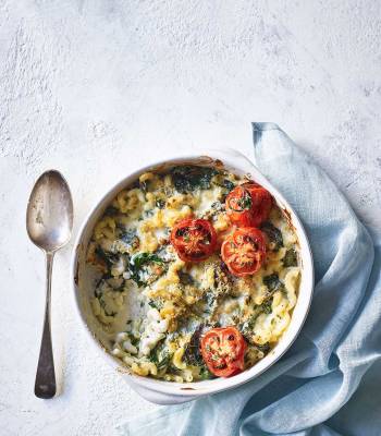Cheat’s mac and cheese with caramelised tomatoes