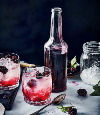 Bramble cocktail 