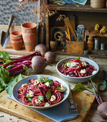 Nutty beetroot pesto pasta