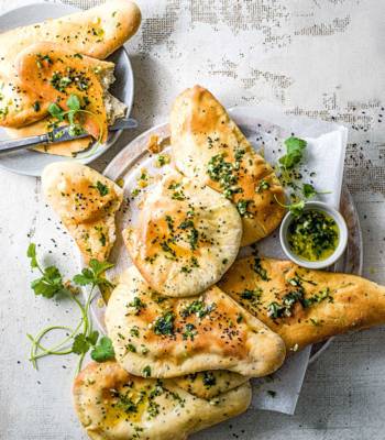 Oven-baked naan breads
