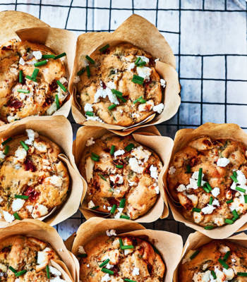 Feta, pepper and spinach muffins