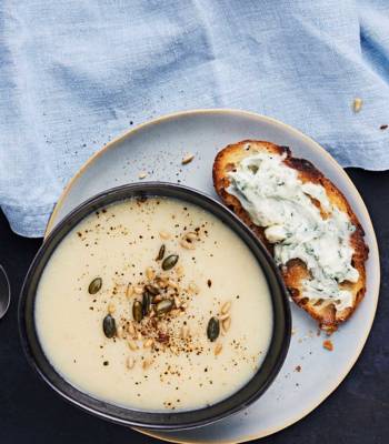 Cauliflower and pear soup with blue-cheese toasts