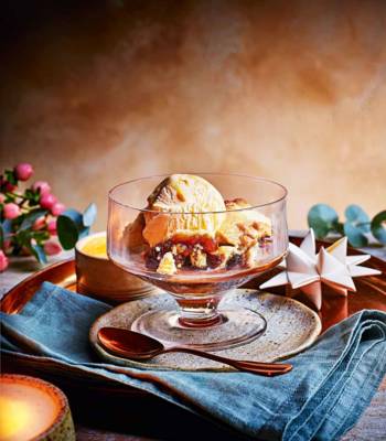 Mince pie affogato