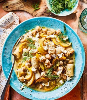 Courgette and feta pasta e ceci