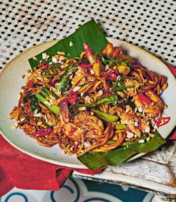 Prawn and tomato noodles