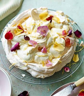 Lemon chiffon pavlova
