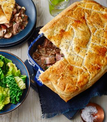Ham, mushroom and chestnut pie