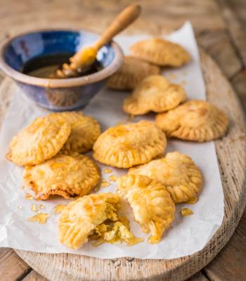Sardinian ricotta, orange and honey pastries