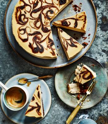 Coffee swirl cheesecake