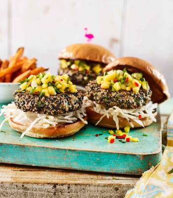 Sesame tuna burgers with chilli mango salsa