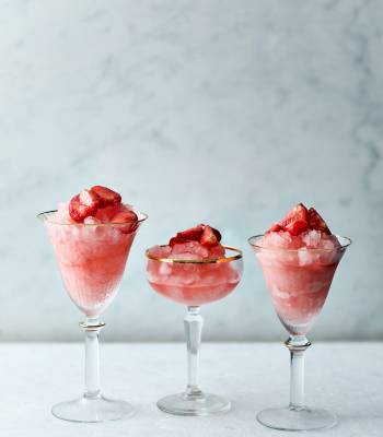 Strawberry frosé