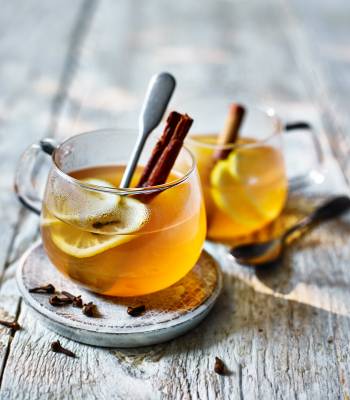 White mulled wine