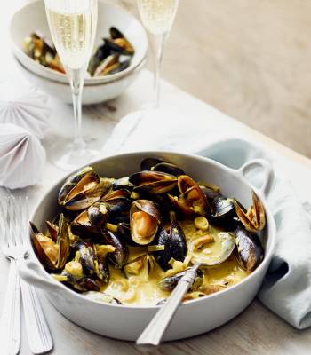 Mussels in a spiced Champagne sauce
