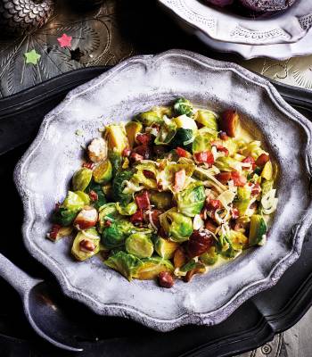 Creamy sprouts with chestnuts and pancetta