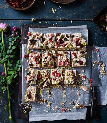 White chocolate and goji fridge cake
