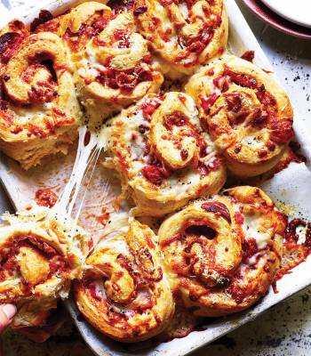 Pepperoni pizza scrolls
