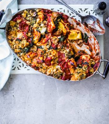 Mushroom and spinach tortelloni bake