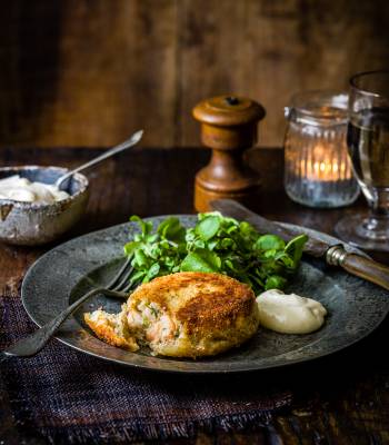 Kipper and salmon fish cakes 