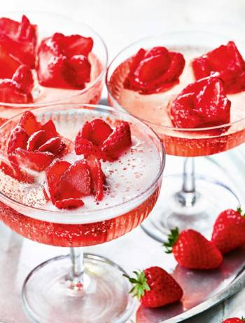 Strawberry rose spritz