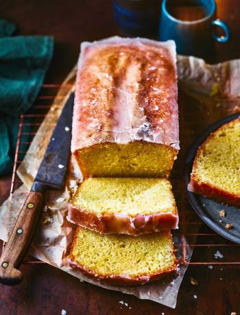 Lemon drizzle cake