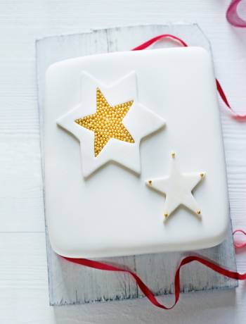 Quick and easy Christmas cake