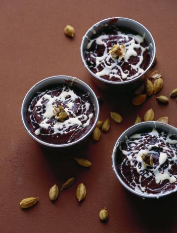 Cardamom chocolate pots