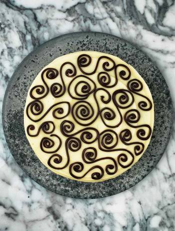 Konditor & Cook Curly Whirly Cake