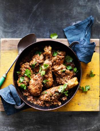 Black masala chicken curry 