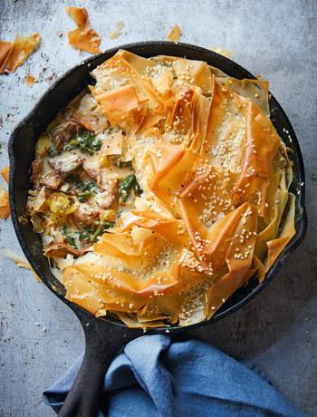 One-pan mushroom and leek pie