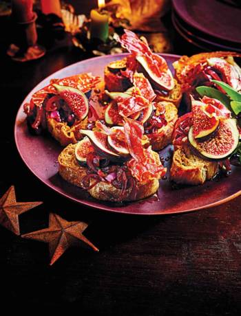 Sage and onion crostini with crispy parma ham and honeyed figs