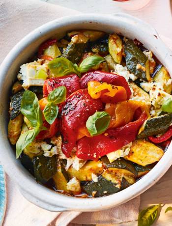 Courgette, sweet pepper and feta bake