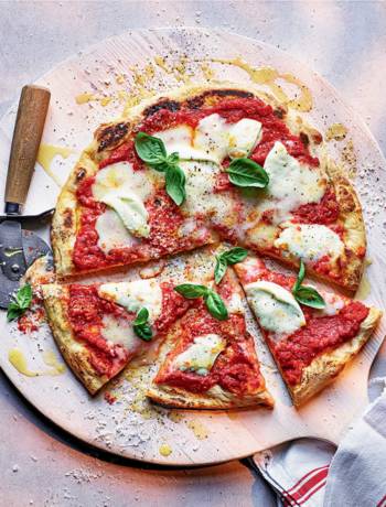 Pizza margherita: master the classic takeaway favourite at home